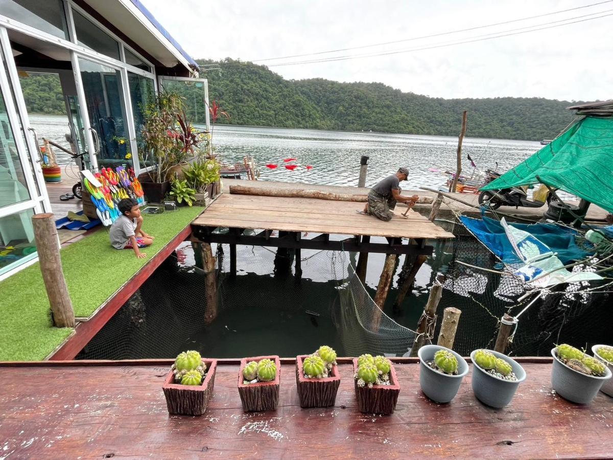 Dutchman Homestay Ko Kut Esterno foto