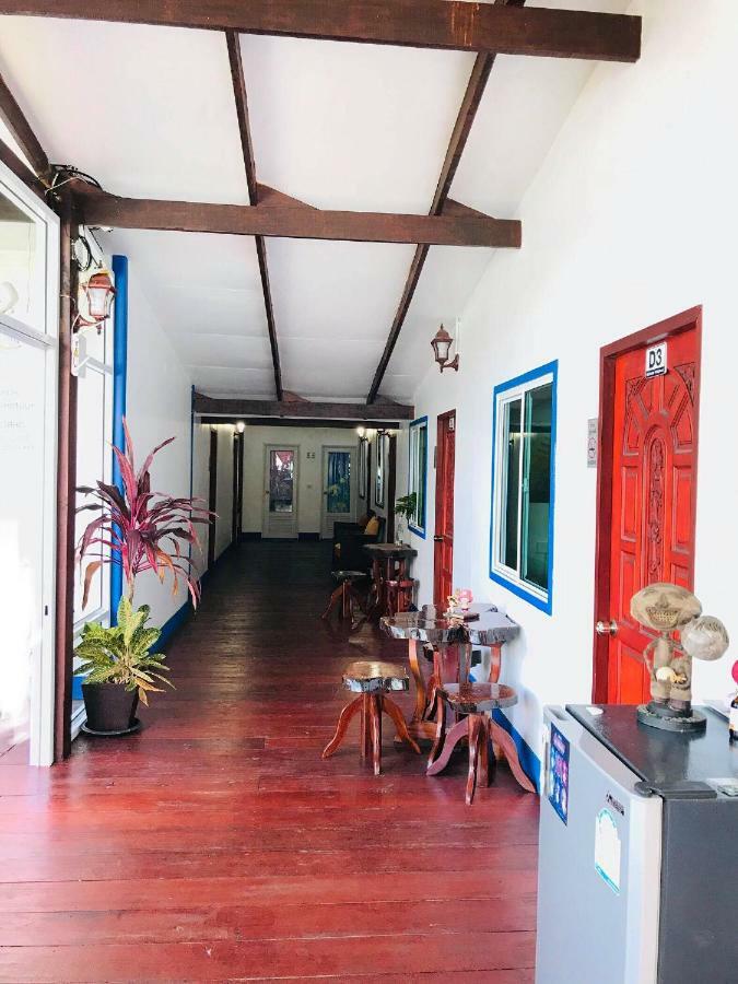 Dutchman Homestay Ko Kut Esterno foto