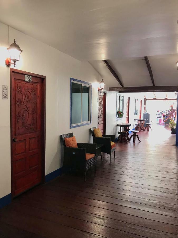 Dutchman Homestay Ko Kut Esterno foto